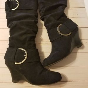 Black wedge boots